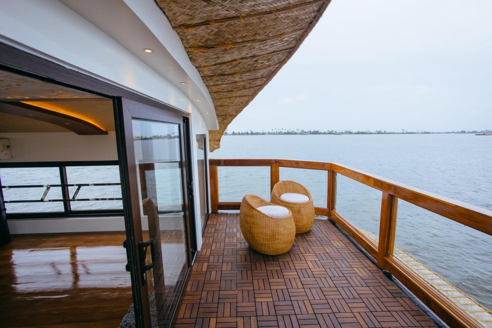 Отель Cosy Premium Houseboats Alappuzha Экстерьер фото