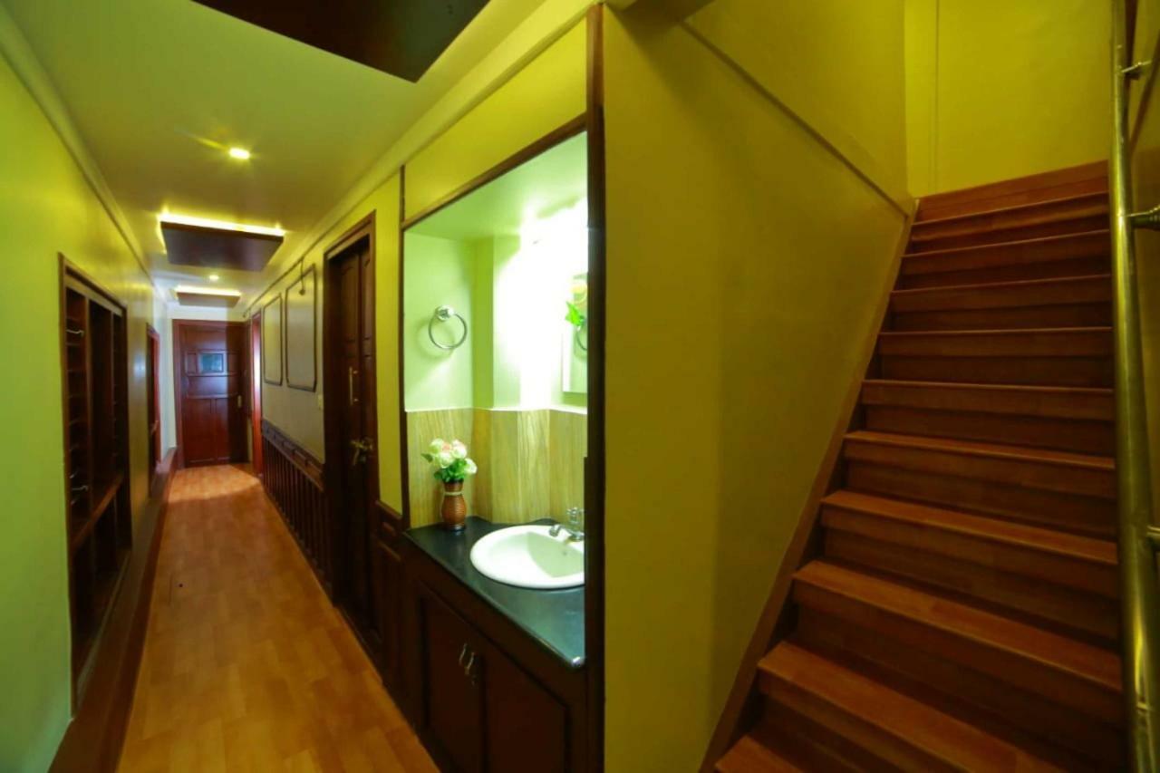 Отель Cosy Premium Houseboats Alappuzha Экстерьер фото