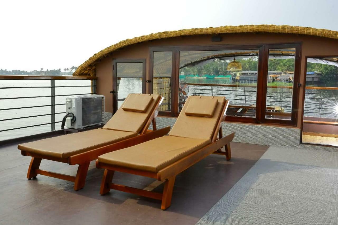 Отель Cosy Premium Houseboats Alappuzha Экстерьер фото